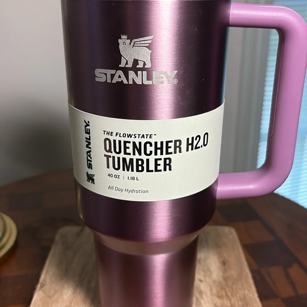 Stanley 40 oz Quencher H2.0 metallic purple - Picture 2 of 6